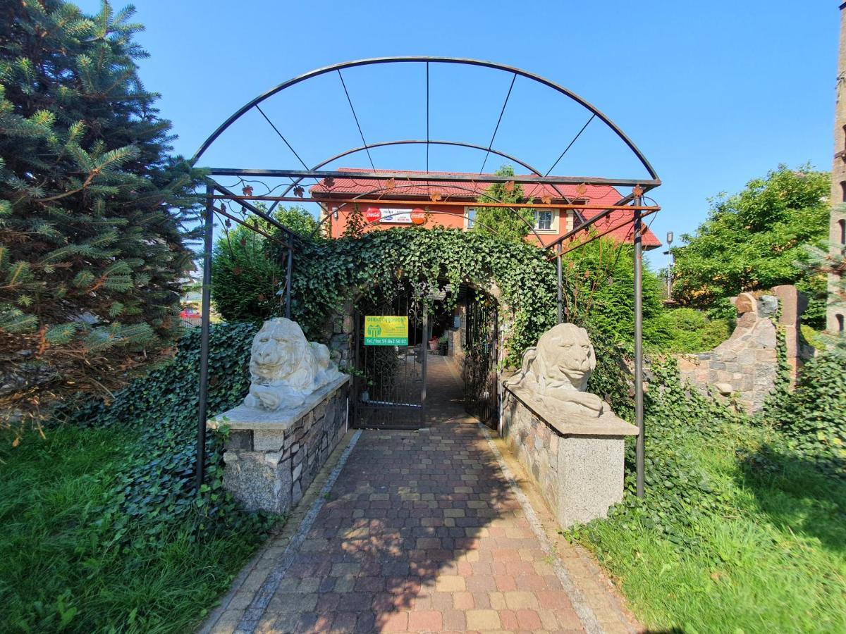 Pensjonat ,,Eden" Charbrowo Exterior photo